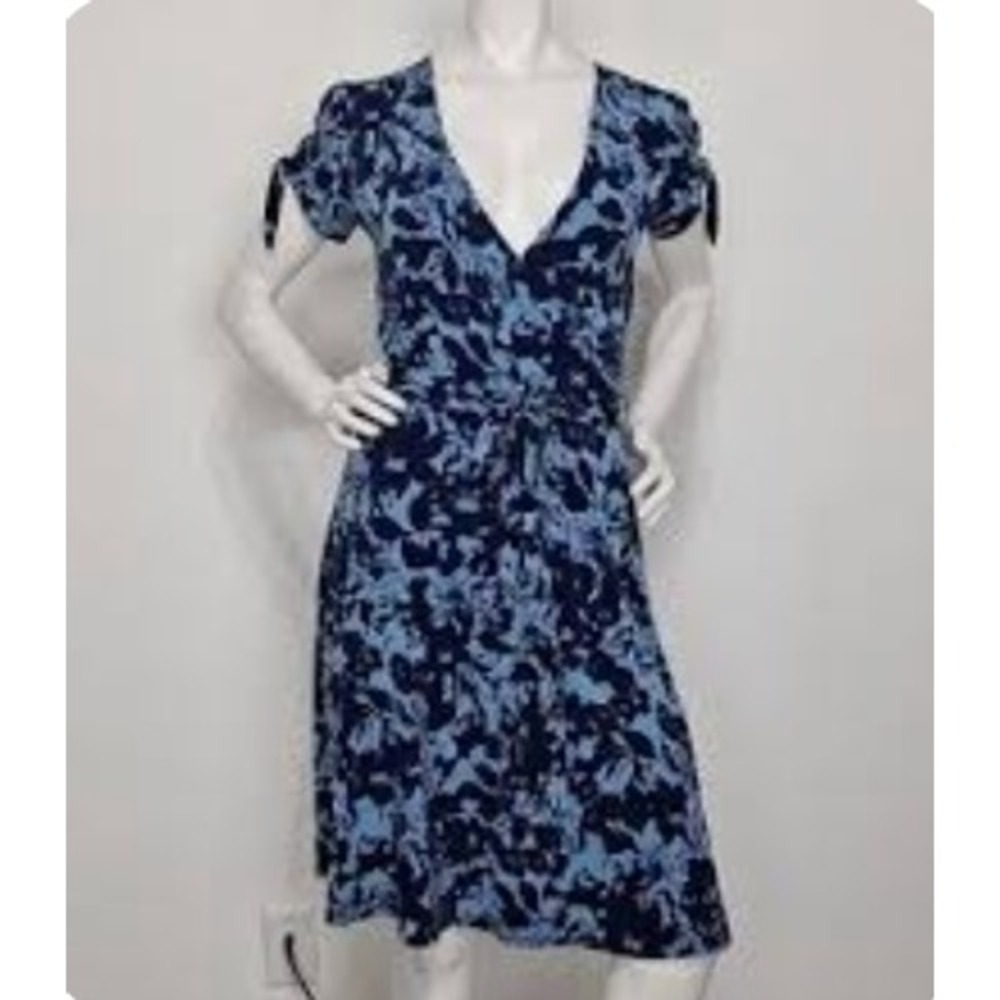 Apt. 9 Stretch Faux Wrap Floral Dress Medium Blue Black Short Sleeve Knee Length